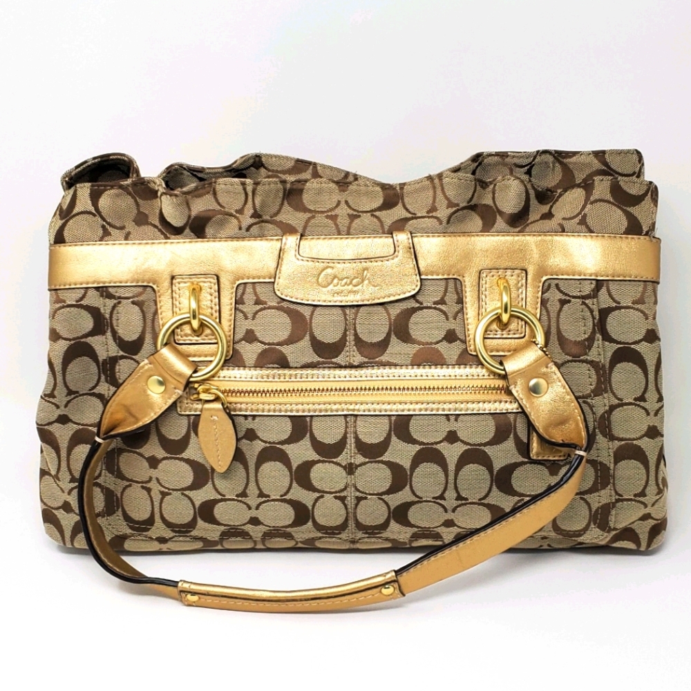 Coach Women's Penelope Carry All Shoulder Bag